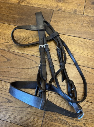 Sabre small pony size brown - sabre,