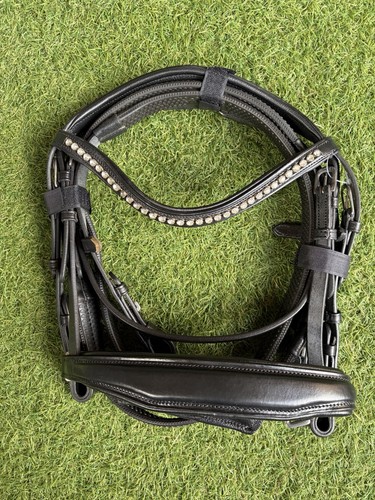 Black pony size shaped - black,
